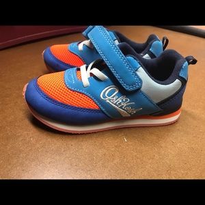 Kids shoes size 11, never worn